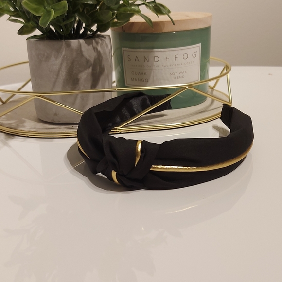 Women's Headbands - Picture 3 of 6